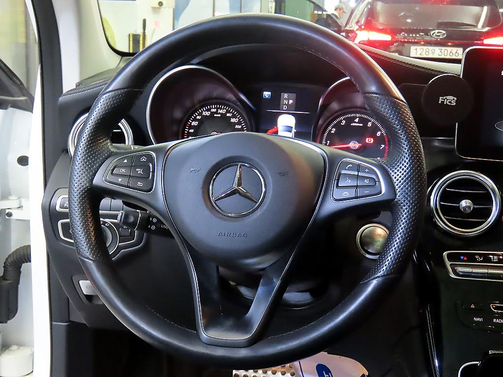 Mercedes Benz GLC Class - Vista 8