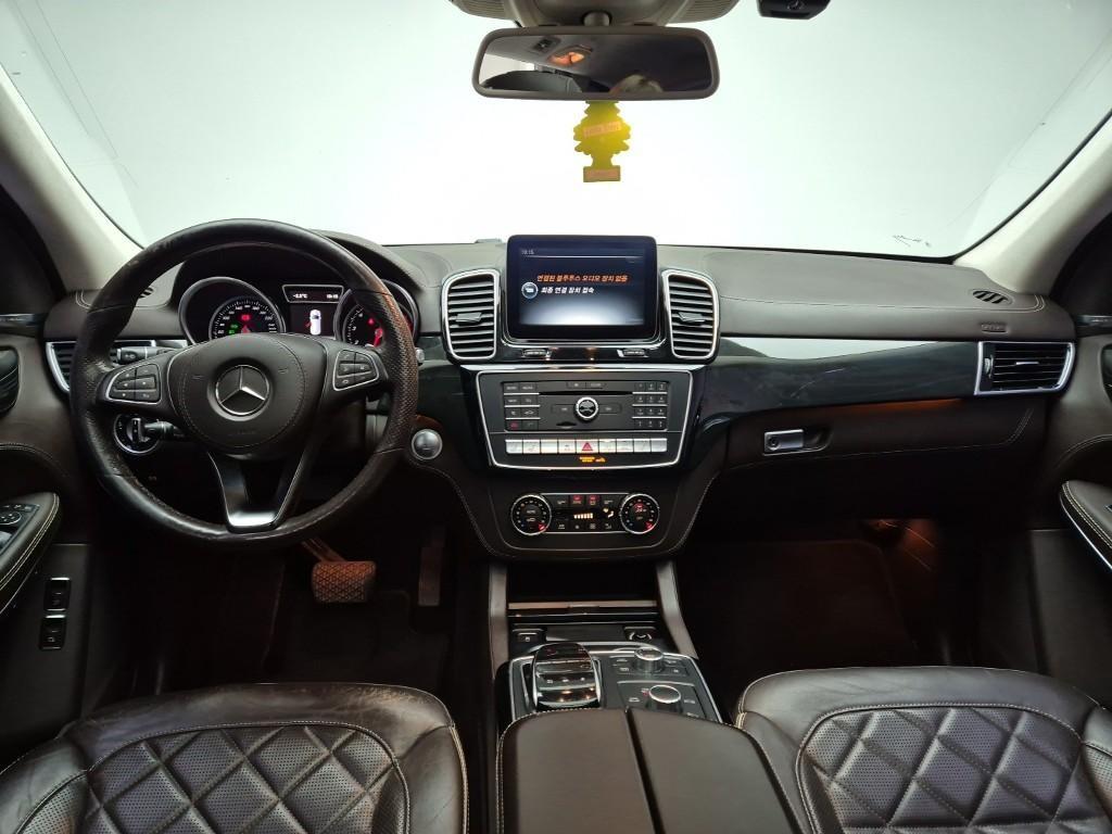 Mercedes Benz GLS Class - Vista 5