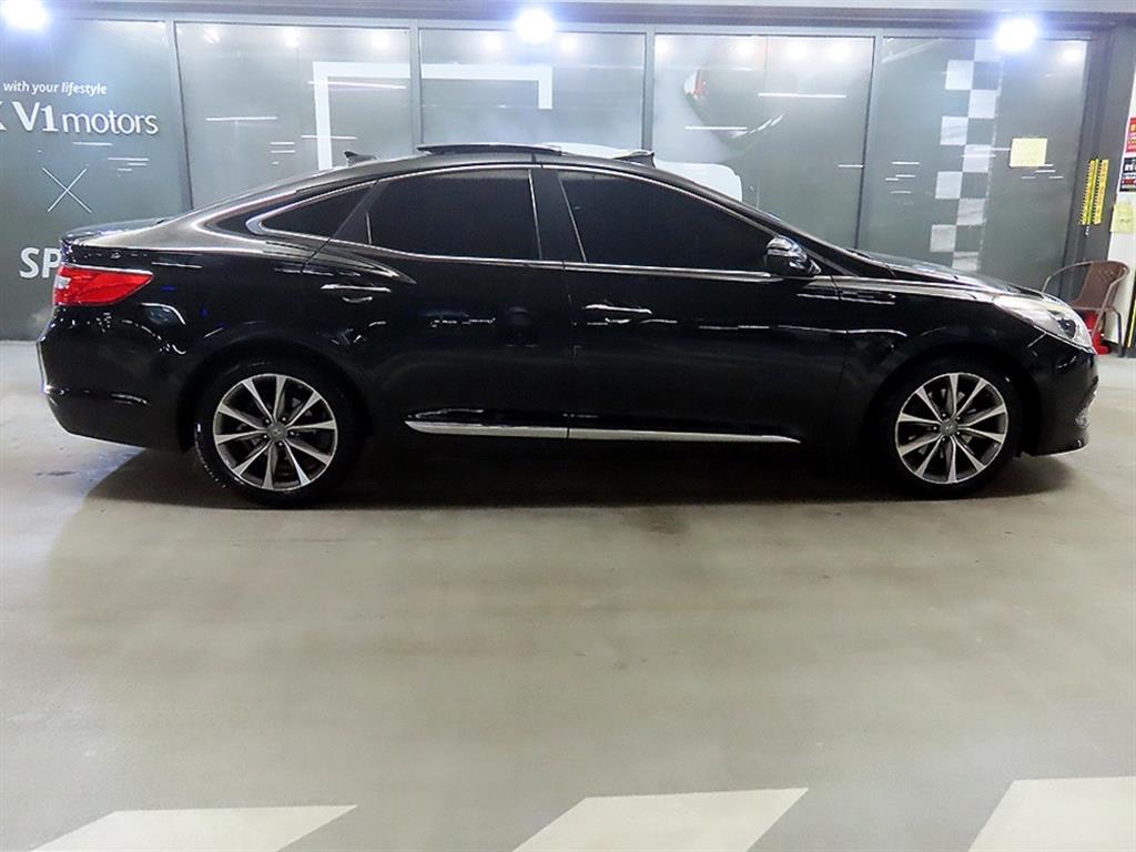 HYUNDAI Grandeur - Vista 3