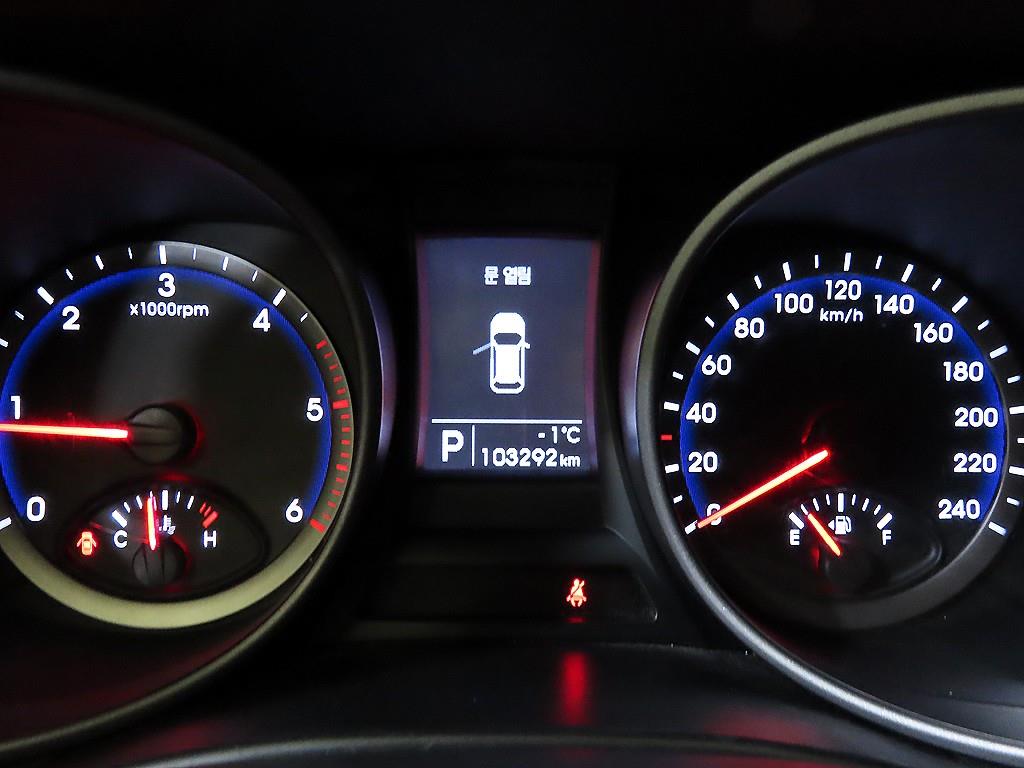 HYUNDAI Maxcruz - Vista 9