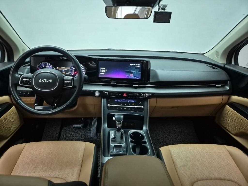 KIA Carnival - Vista 7