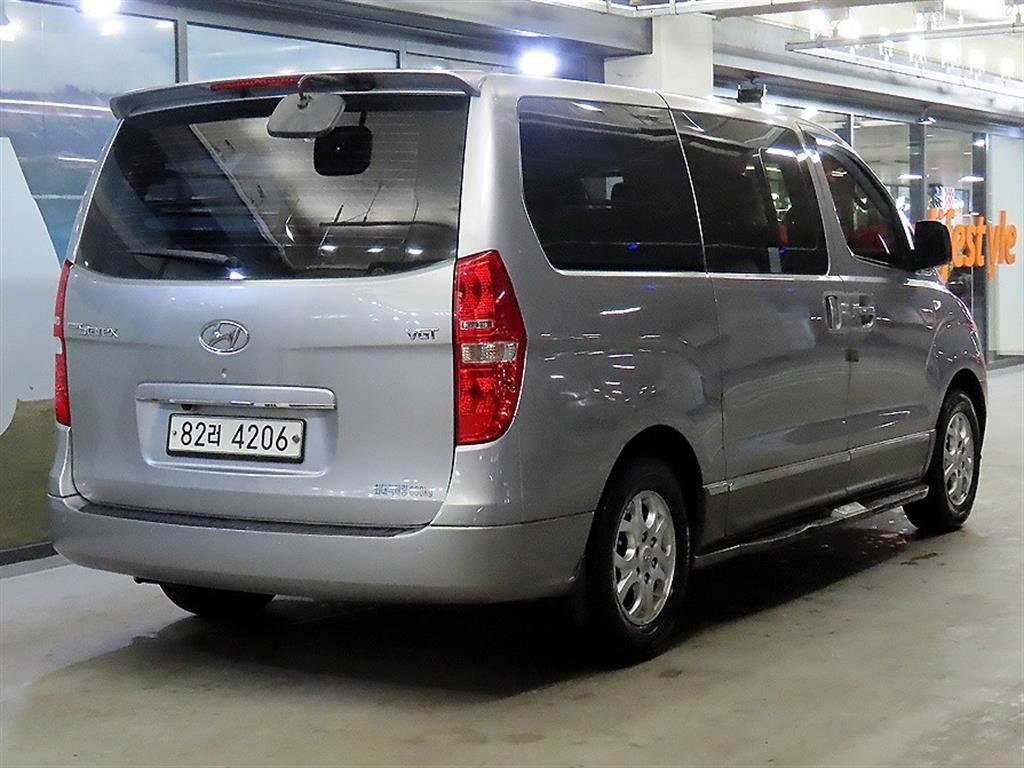 HYUNDAI Starex - Vista 4