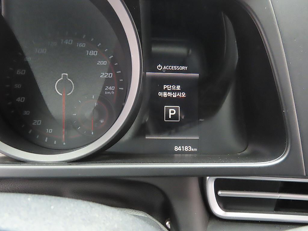 HYUNDAI Avante - Vista 11