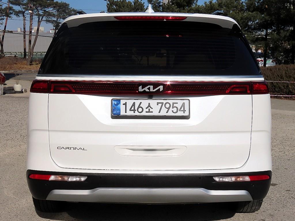 KIA Carnival - Vista 4