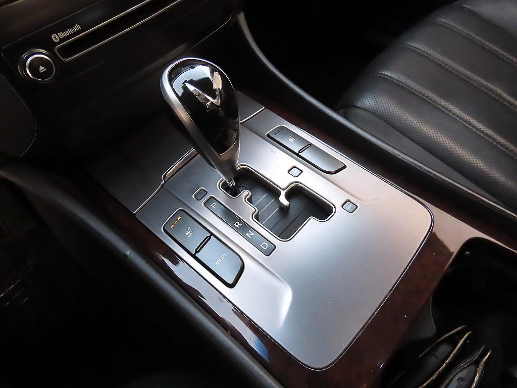 HYUNDAI Equus - Vista 10