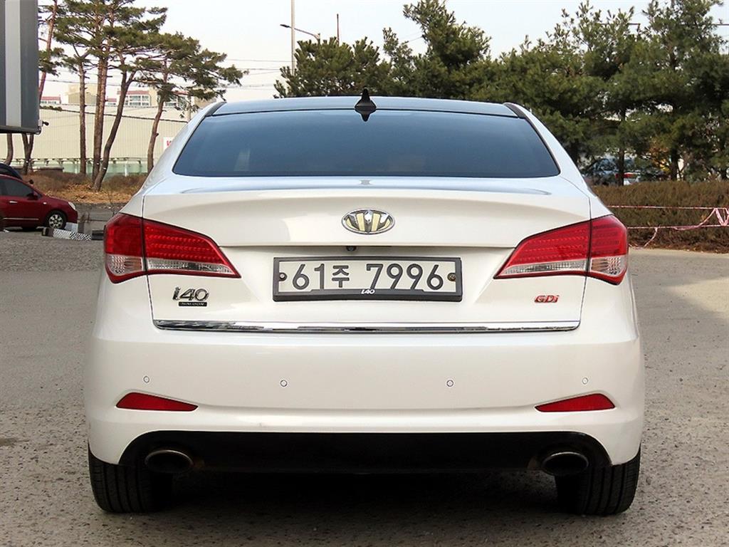 HYUNDAI i40 - Vista 4