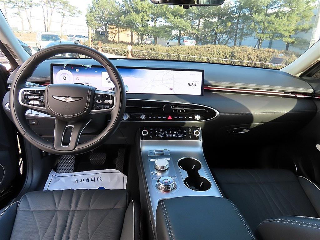 Genesis GV70 - Vista 7