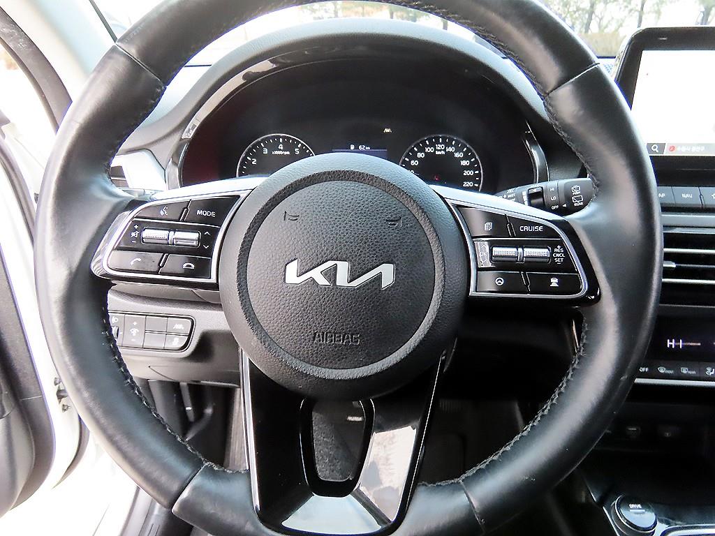 KIA Seltos - Vista 8