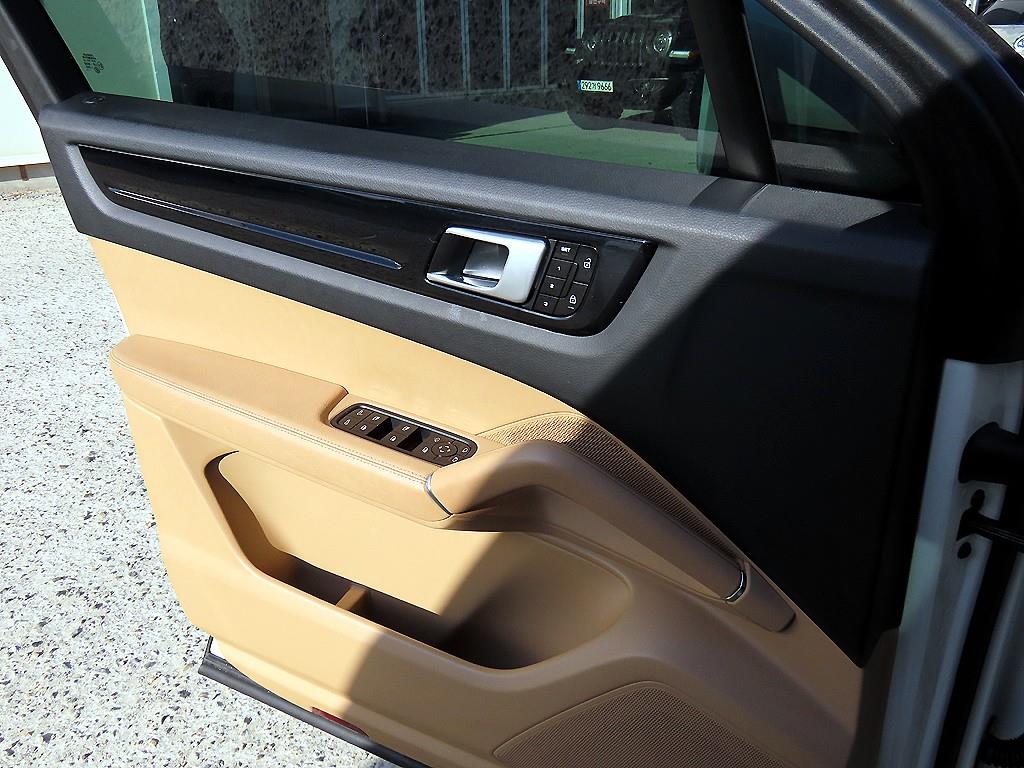 Porsche Cayenne - Vista 12