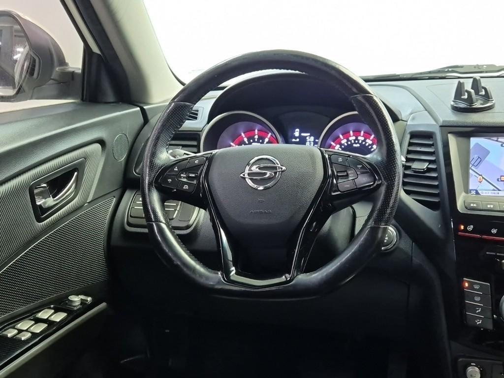 Ssangyong Tivoli - Vista 9