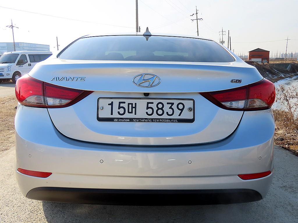 HYUNDAI Avante - Vista 4