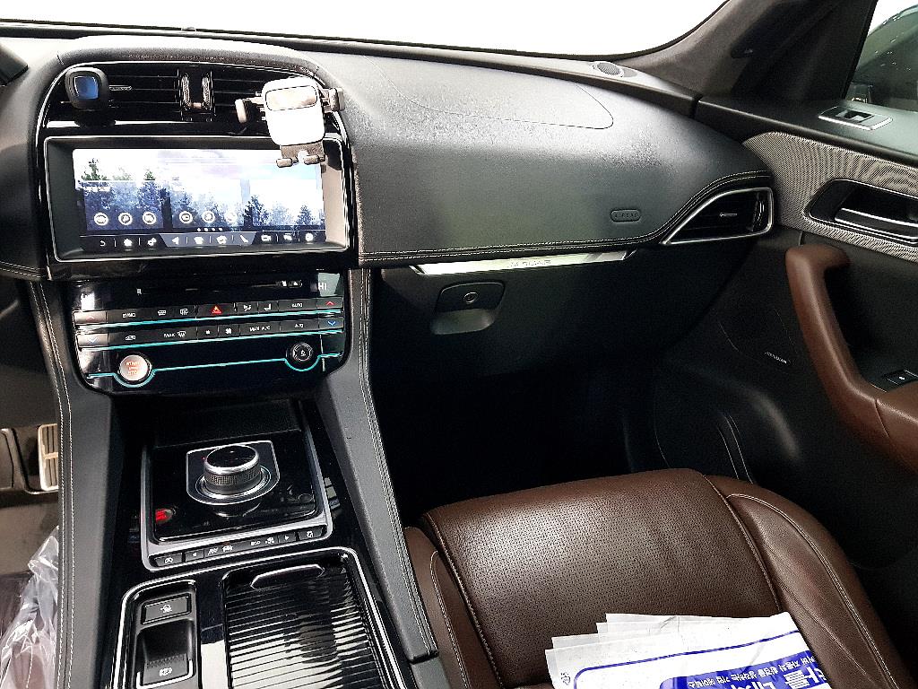 Jaguar F-PACE - Vista 10