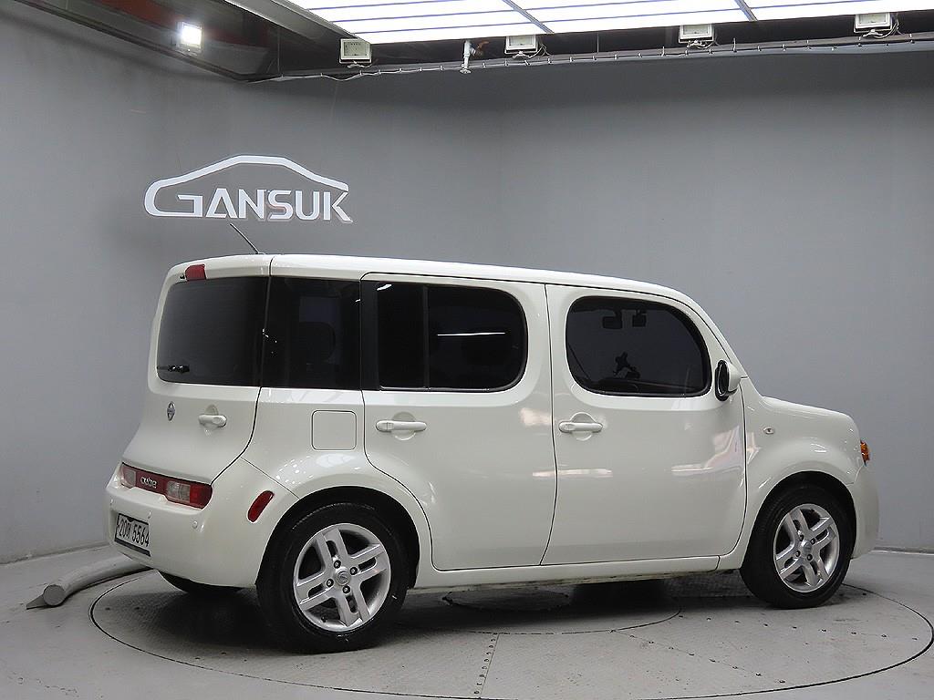 Nissan Cube - Vista 7