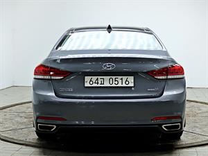 HYUNDAI Genesis - Vista 6