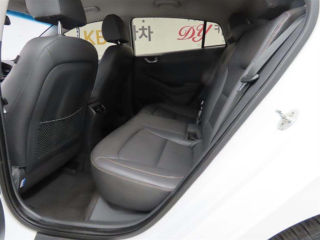 HYUNDAI Ioniq - Vista 6