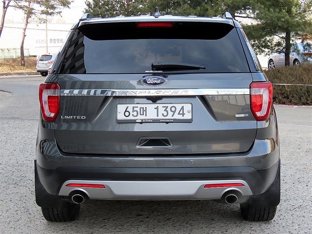 Ford Explorer - Vista 4