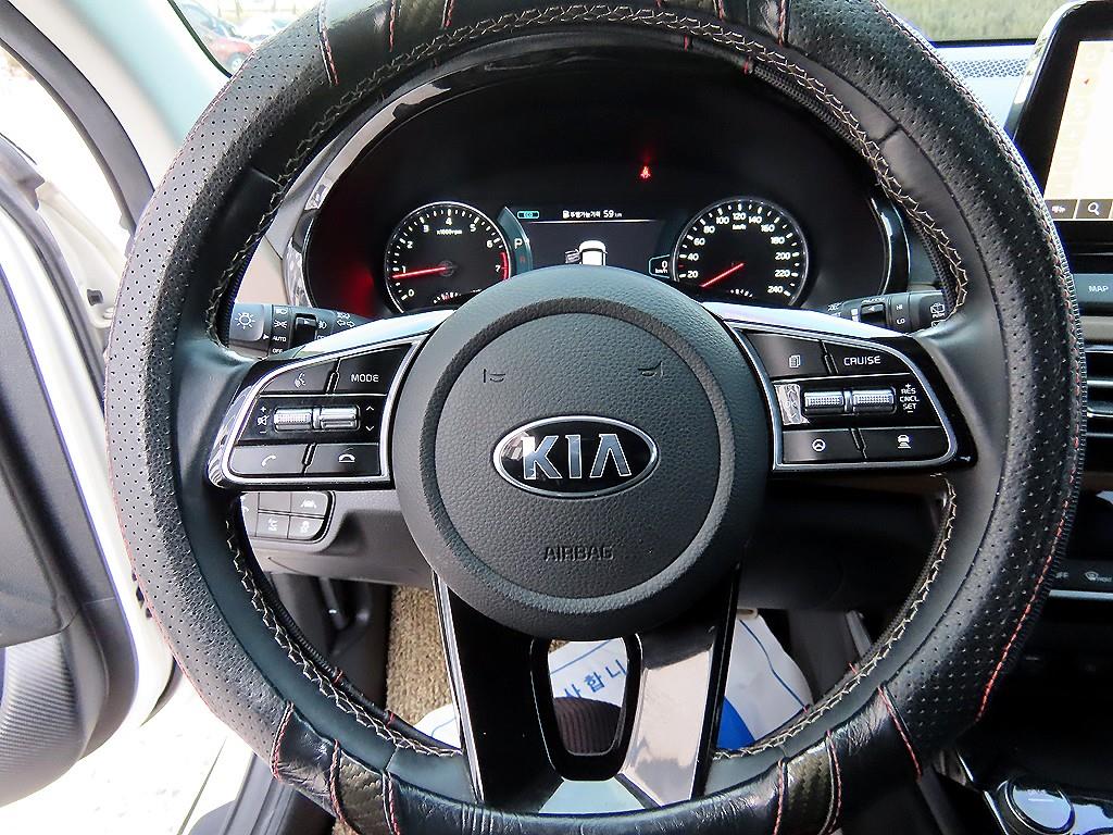 KIA Seltos - Vista 8