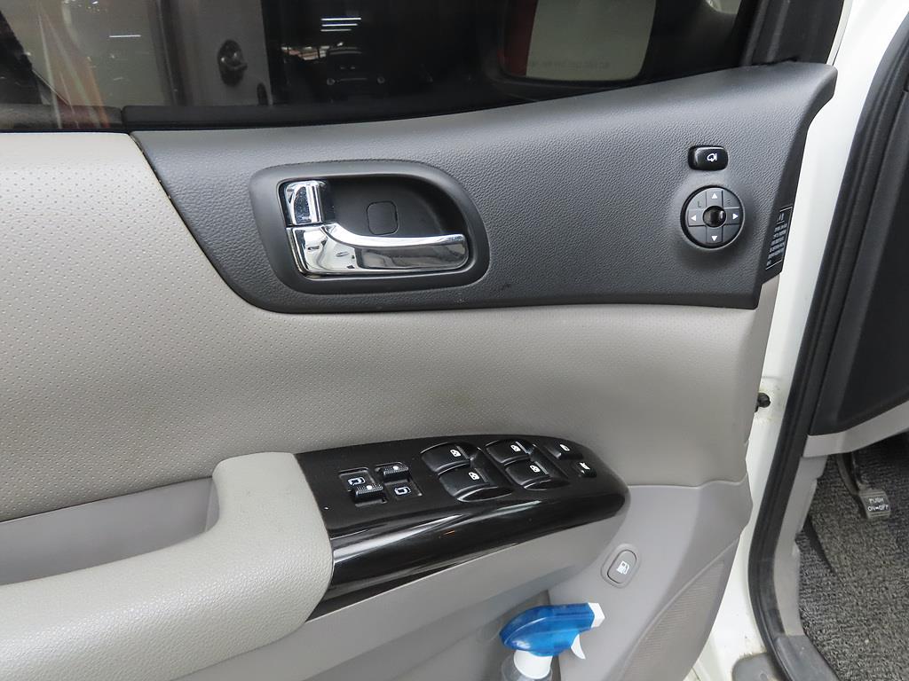 KIA Carnival - Vista 12