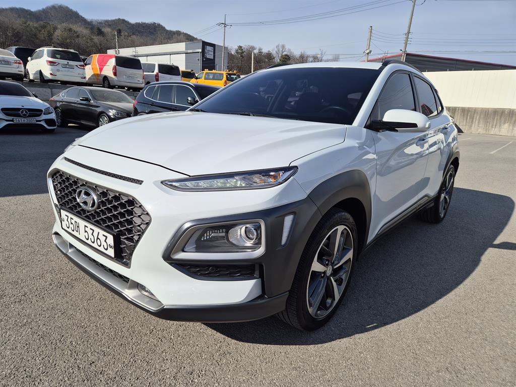 HYUNDAI Kona