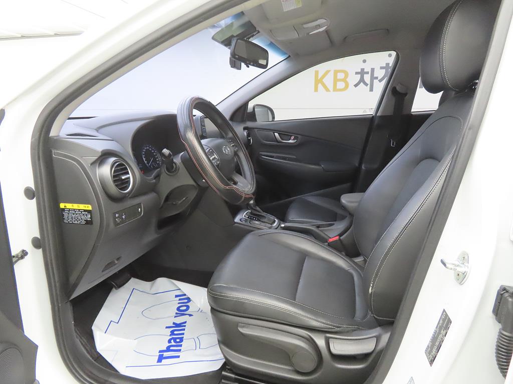 HYUNDAI Kona - Vista 5