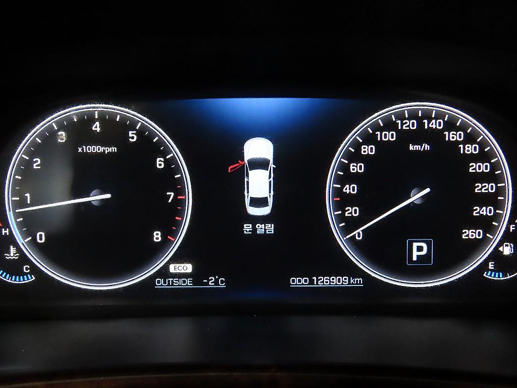 HYUNDAI Equus - Vista 9