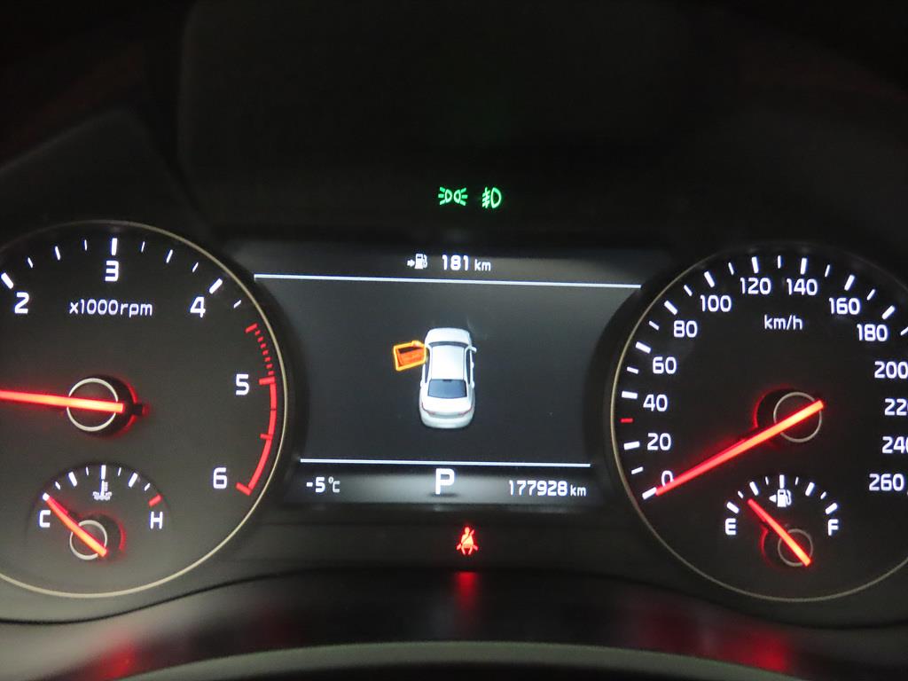 KIA K7 - Vista 9