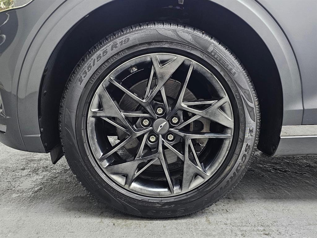 Genesis GV70 - Vista 5