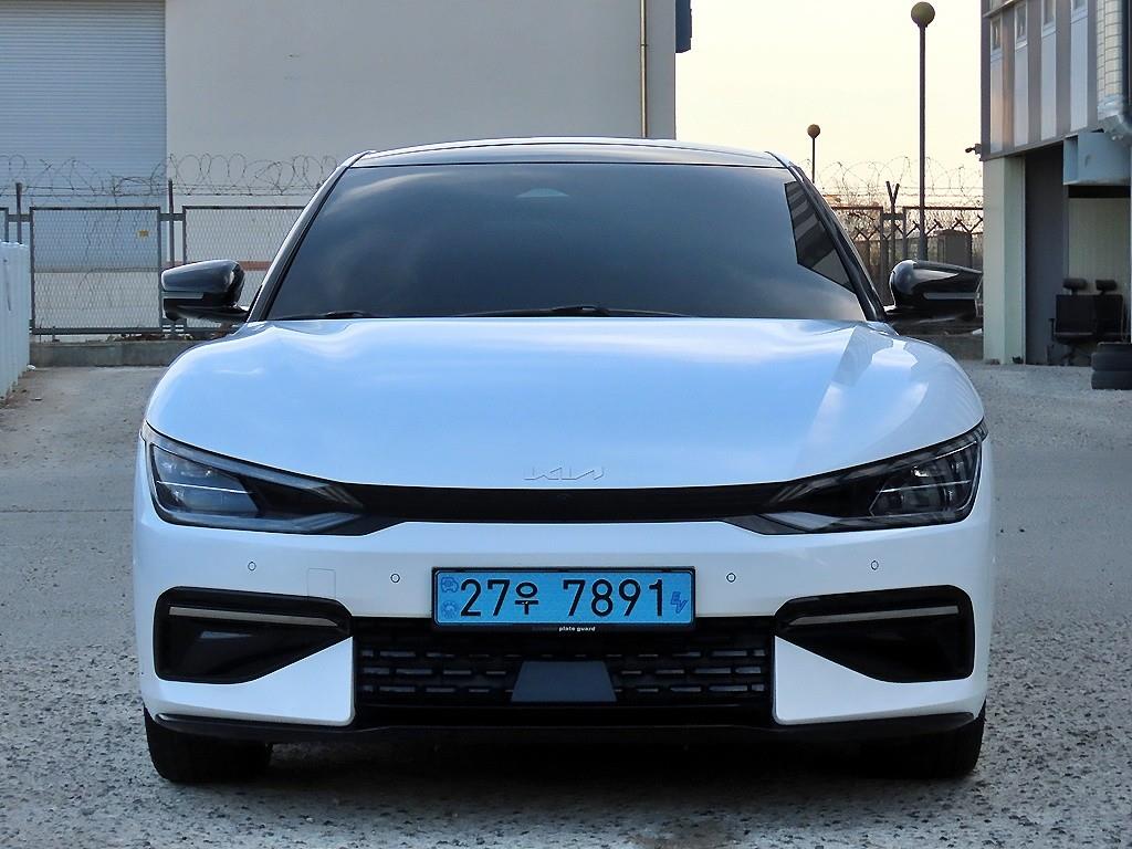 KIA EV6 2023 Blanco - Importación desde Corea - HF Imports Iquique - Foto 1