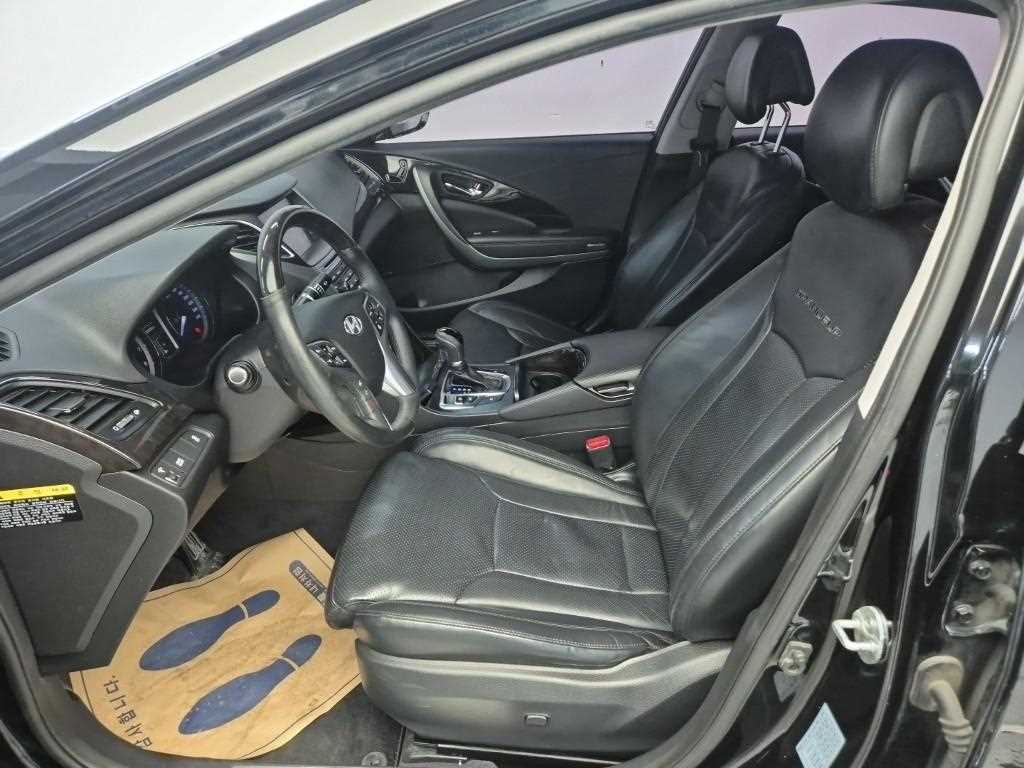 HYUNDAI Grandeur - Vista 11