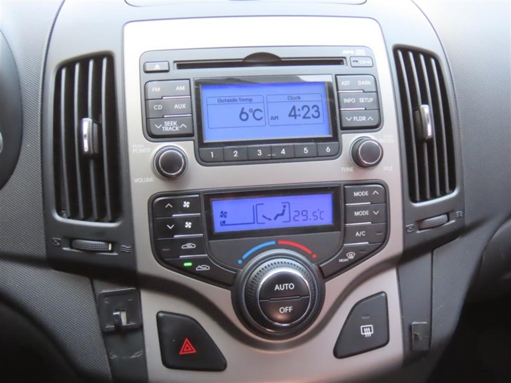 HYUNDAI i30 2009 Plateado - Importación desde Corea - HF Imports Iquique - Foto 8