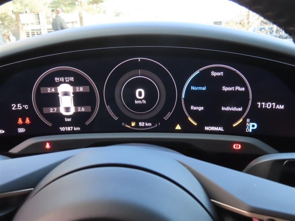 Porsche Taycan - Vista 9