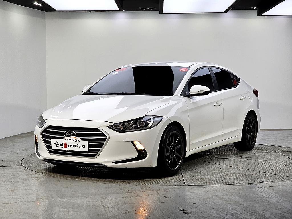 HYUNDAI Avante 2018 Blanco - Importación desde Corea - HF Imports Iquique - Foto 1