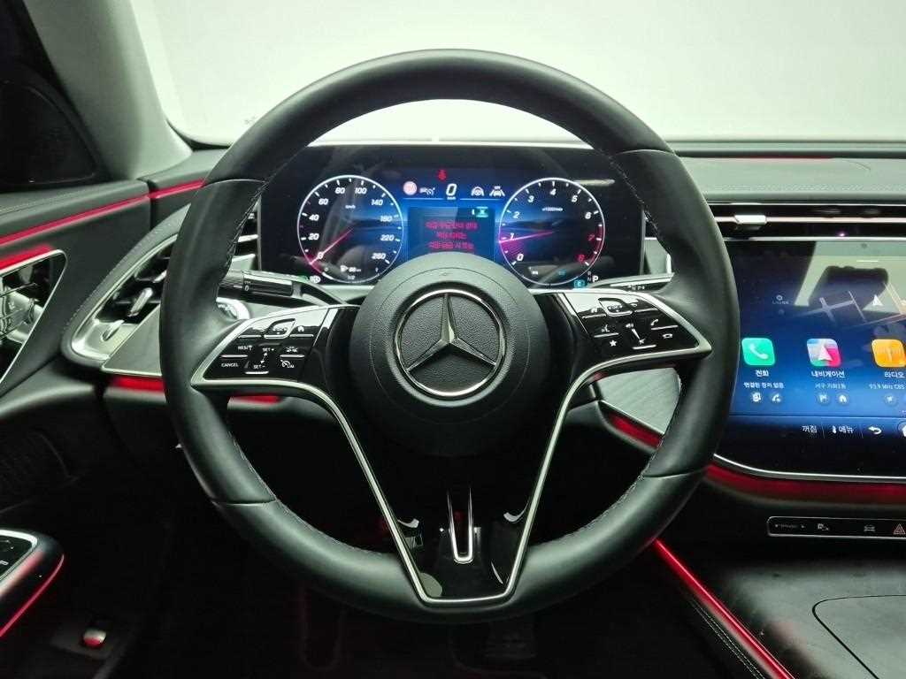 Mercedes Benz E class - Vista 9