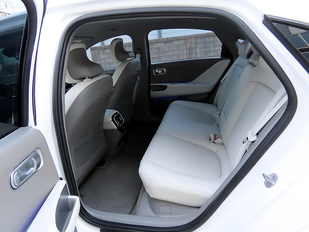 HYUNDAI Ioniq 6 - Vista 6