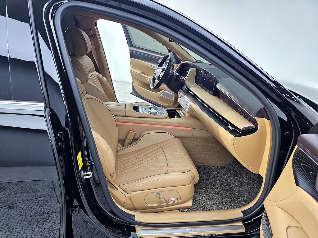 Genesis G90 - Vista 12