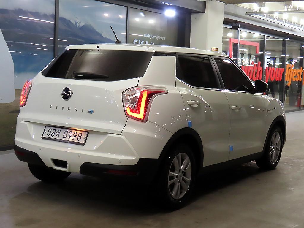 Ssangyong Tivoli - Vista 4