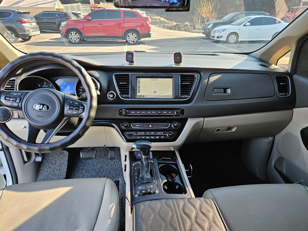 KIA Carnival - Vista 7