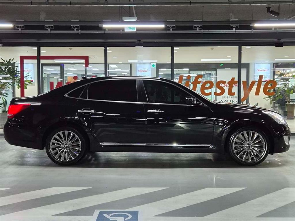 HYUNDAI Equus - Vista 3