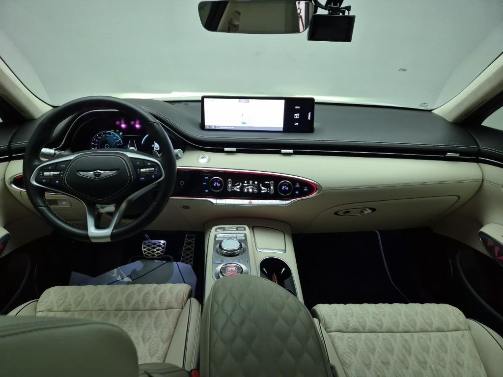 Genesis GV70 - Vista 7