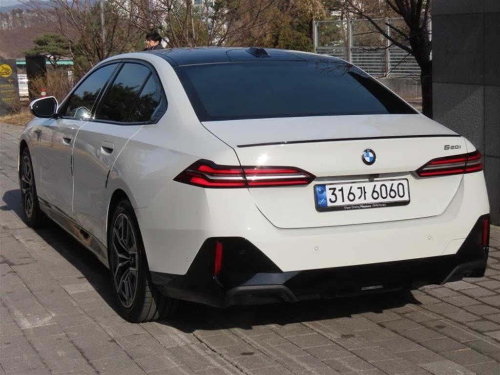 BMW 5 Series - Vista 7