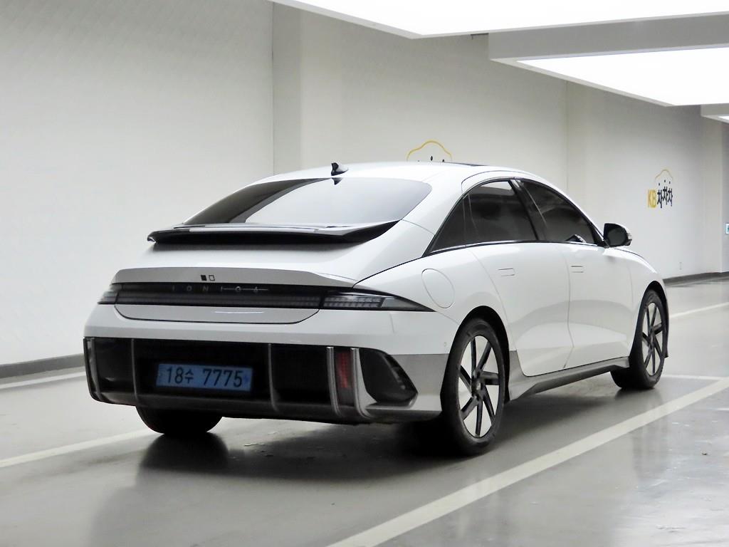 HYUNDAI Ioniq 6 - Vista 4