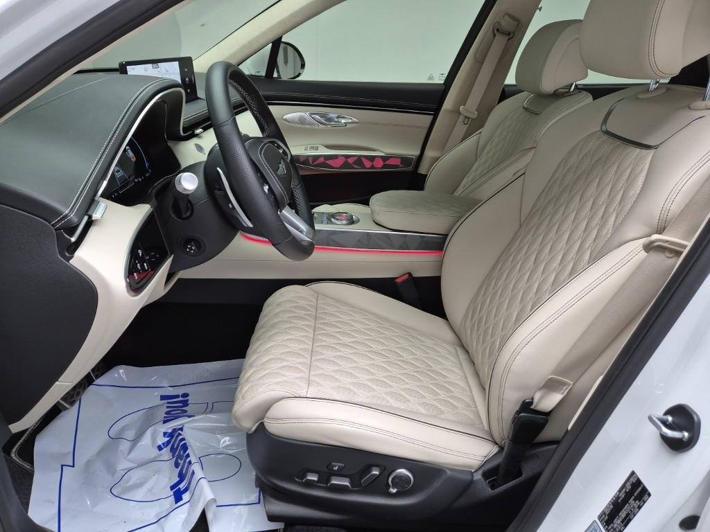 Genesis GV70 - Vista 11