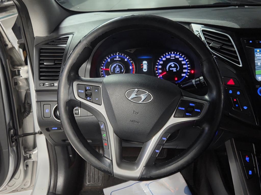 HYUNDAI i40 - Vista 8