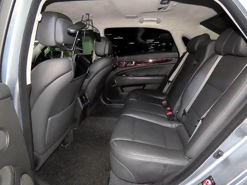 HYUNDAI Equus - Vista 7