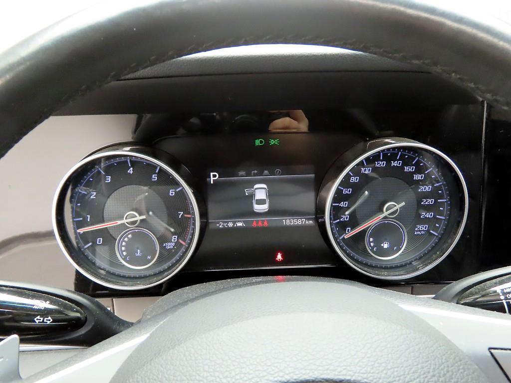 HYUNDAI Grandeur - Vista 5