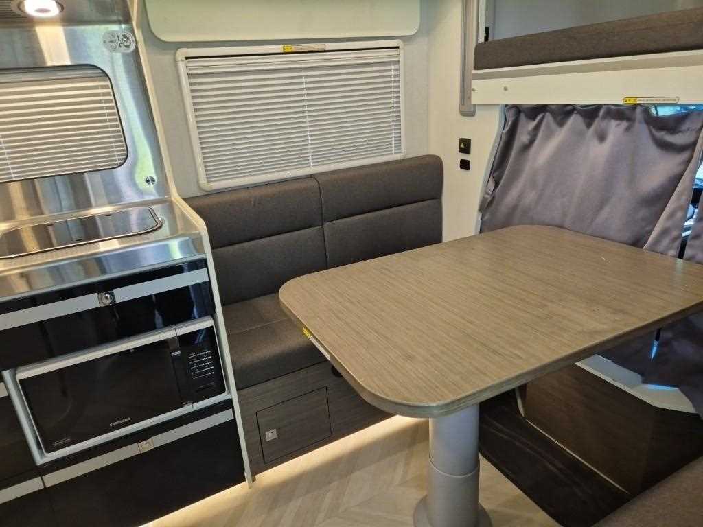Small Truck (Wan)Camping car - Vista 11