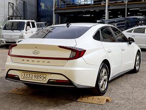 HYUNDAI Sonata - Vista 8