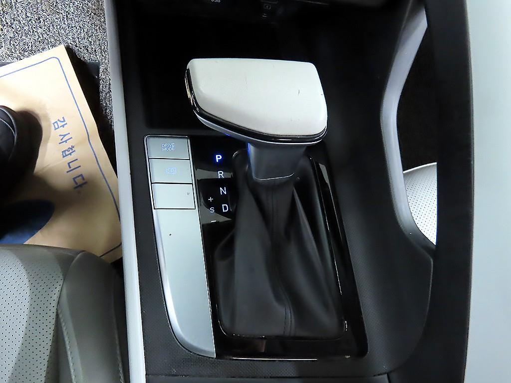 HYUNDAI Avante - Vista 8