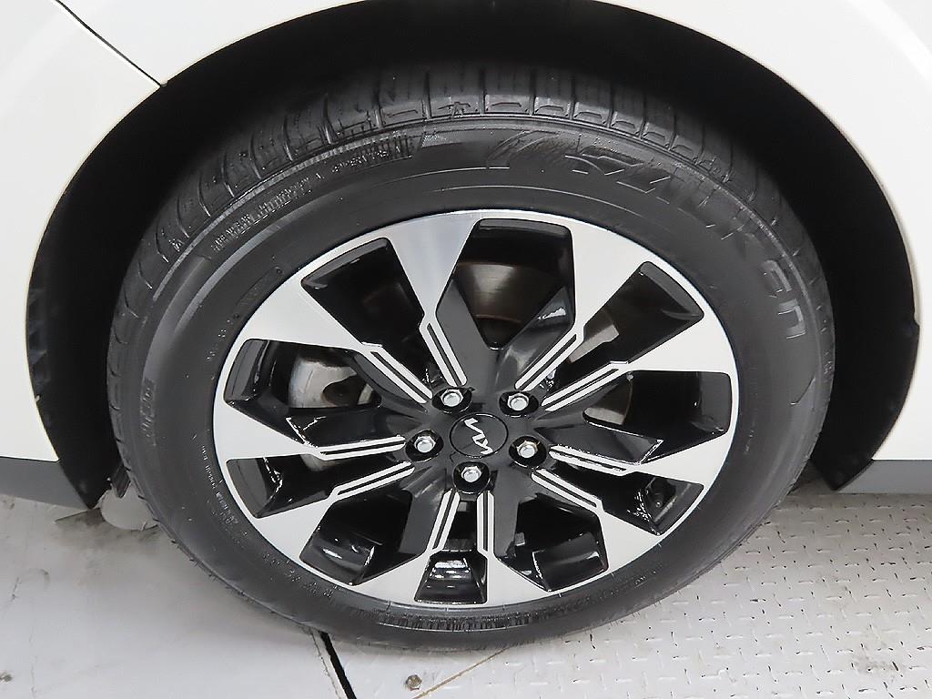 KIA Carnival - Vista 9