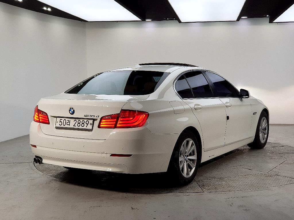 BMW 5 Series - Vista 4